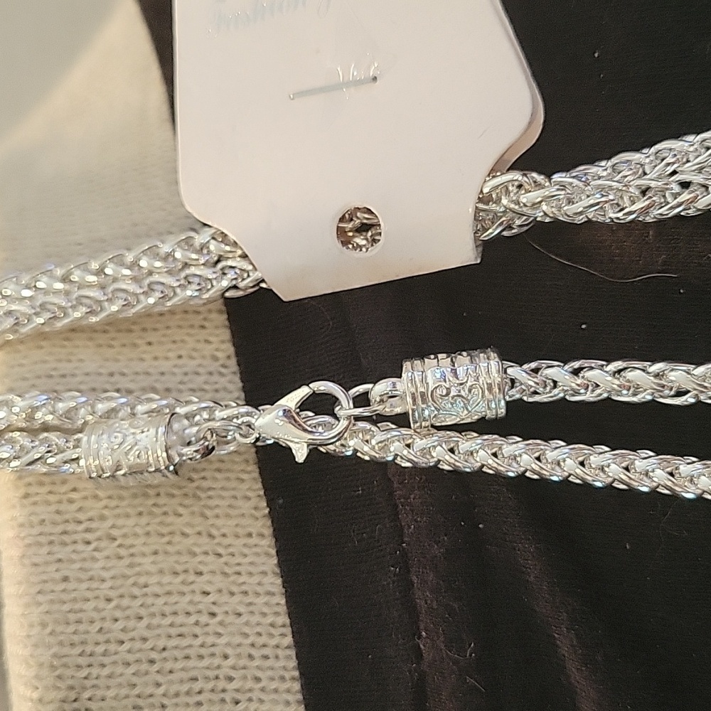 Necklace set - Picture 4 of 4